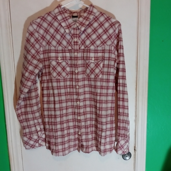 Patagonia Casual Button Down Shirt - Picture 5 of 8